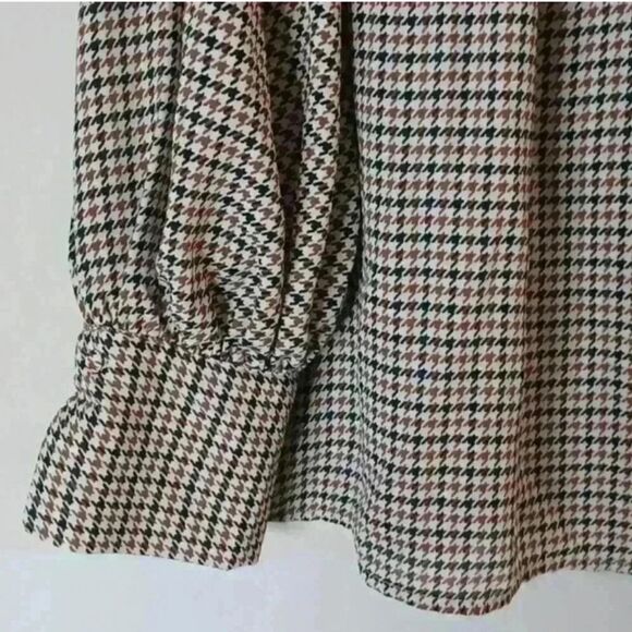 who what wear women's Blouse with Tie Front and Bib Collar - Picture 7 of 13